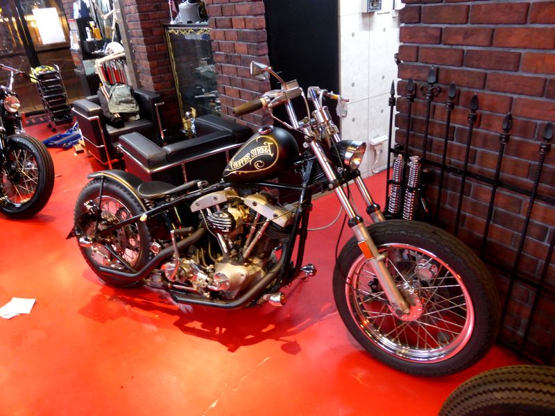 1977 ショベルリジット FXE（ｶｽﾀﾑ&簡単整備中）