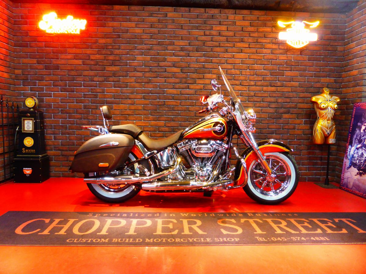 2015年式 FLSTNSE1800CVO（新古車）