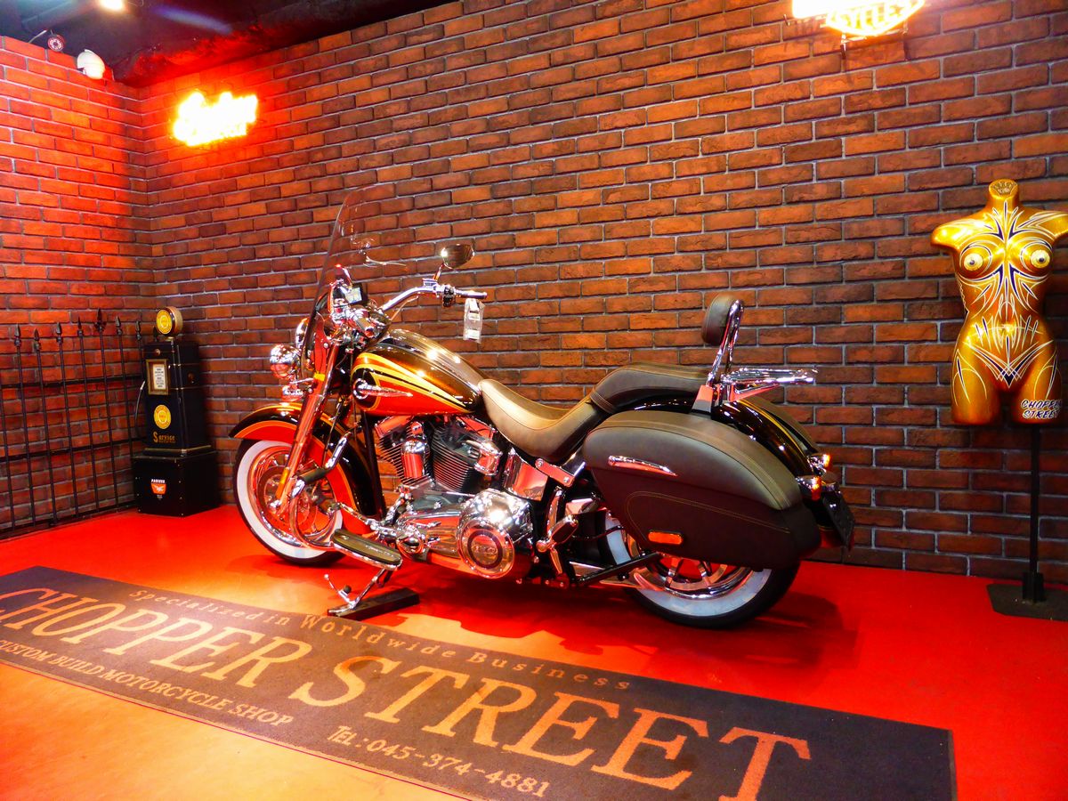 2015年式 FLSTNSE1800CVO（新古車）