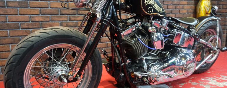 2005年 FLSTF UPSWEEP BOBBER