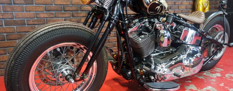 2006年 FLSTF BOBBER CUSTOM(お買い得買取車)