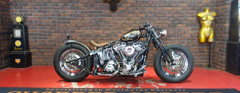 2006年 FLSTF BOBBER CUSTOM(お買い得買取車)