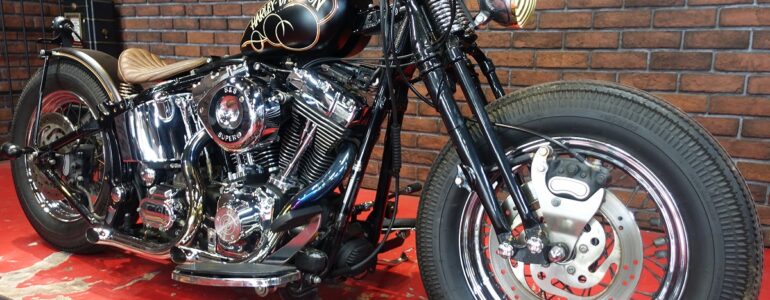 2006年 FLSTF BOBBER CUSTOM(お買い得買取車)