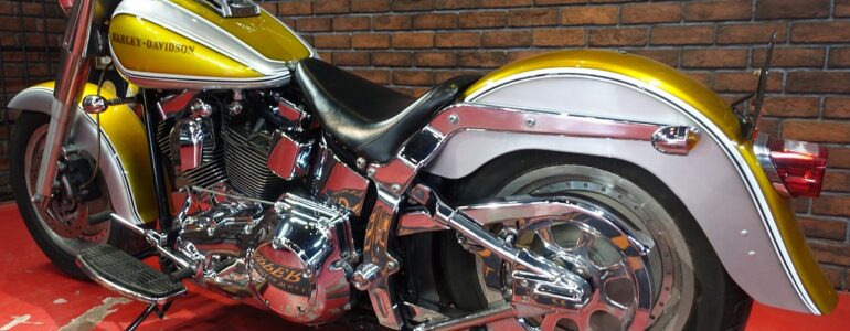 (買取格安) 2004年 FLSTF