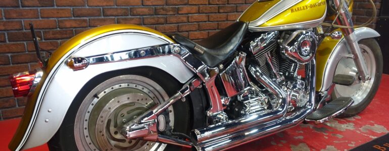 (買取格安) 2004年 FLSTF