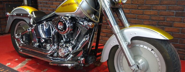 (買取格安) 2004年 FLSTF