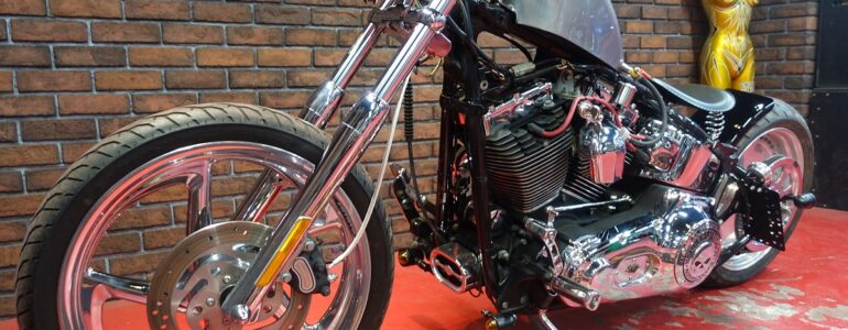 2004年FXSTD REAR WIDE CHOPPER